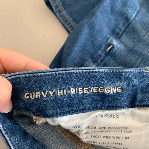Real Good AE Dream Curvy High-Waisted Jegging | Stretchy | Distressed Denim | Me - Picture 5 of 8